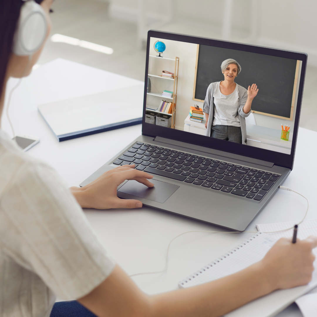 Öffnet die Seite 'Entdecken Sie unsere Online‑Kurswelt!'